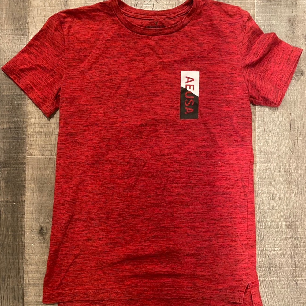 American Eagle active shirt